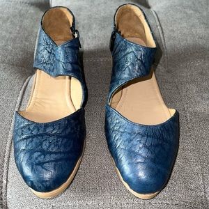 Handmade Leather Blue Zip up Flats